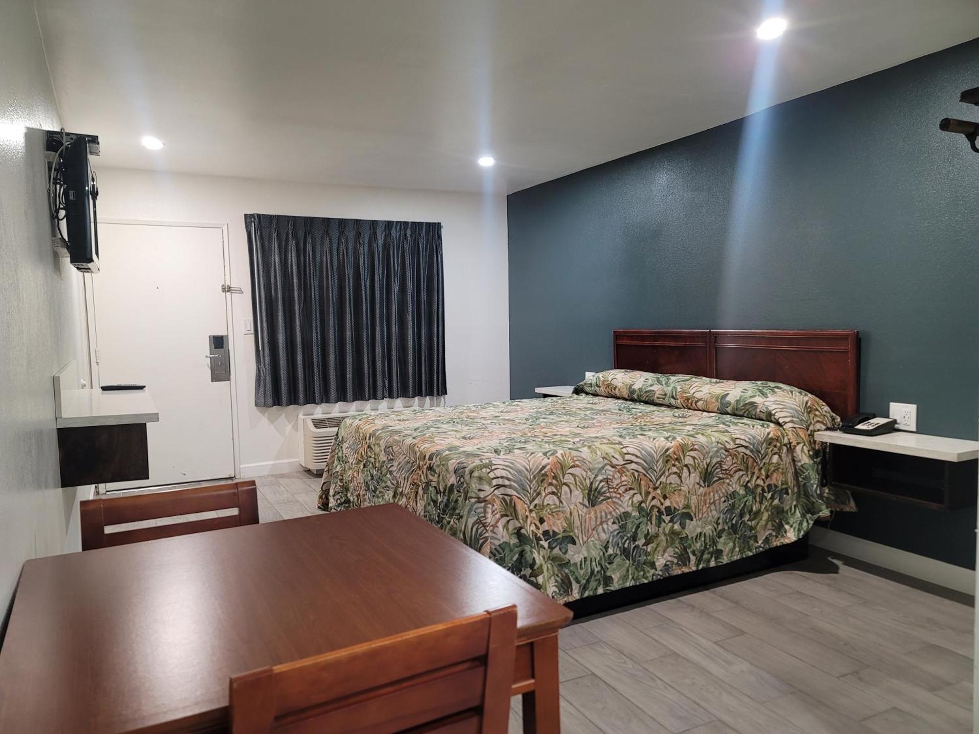 Moonlight Motel 2*
