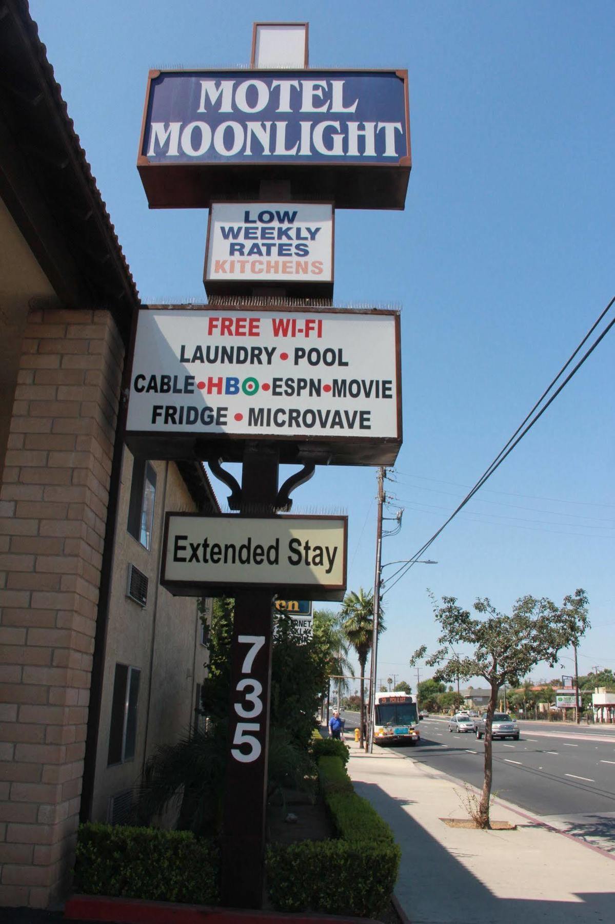 Moonlight Motel 2*